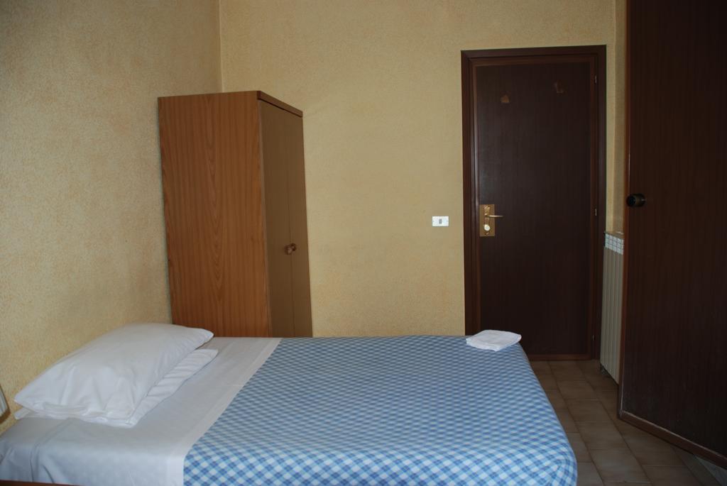 Hotel Verona Milan Chambre photo